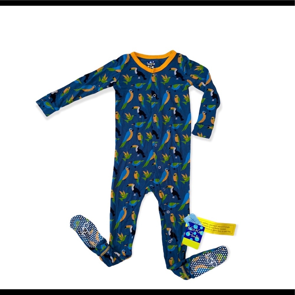 NWT Kickee Footsie